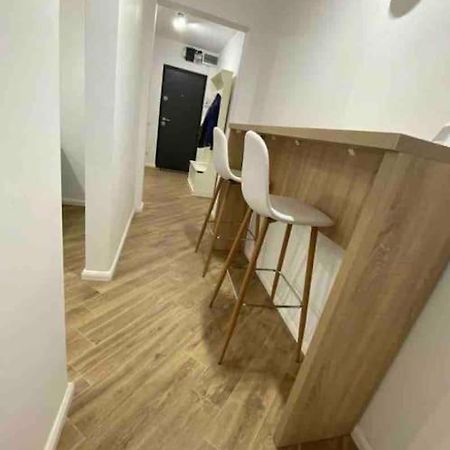 Appartement Enescu Flat à Suceava Extérieur photo