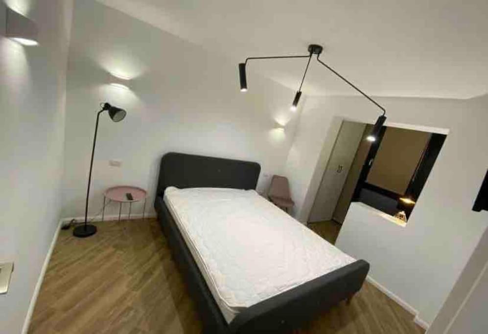 Appartement Enescu Flat à Suceava Extérieur photo